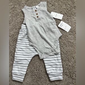 Nordstrom baby outfit BNWT 9 months
